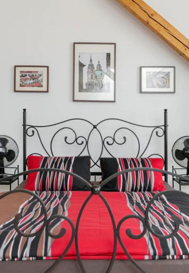 Lenka'S Cozy Red Studio + Lenka'S Cozy Gold Apartment Prague Extérieur photo