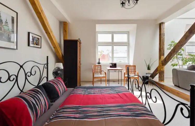 Lenka'S Cozy Red Studio + Lenka'S Cozy Gold Apartment Prague Extérieur photo